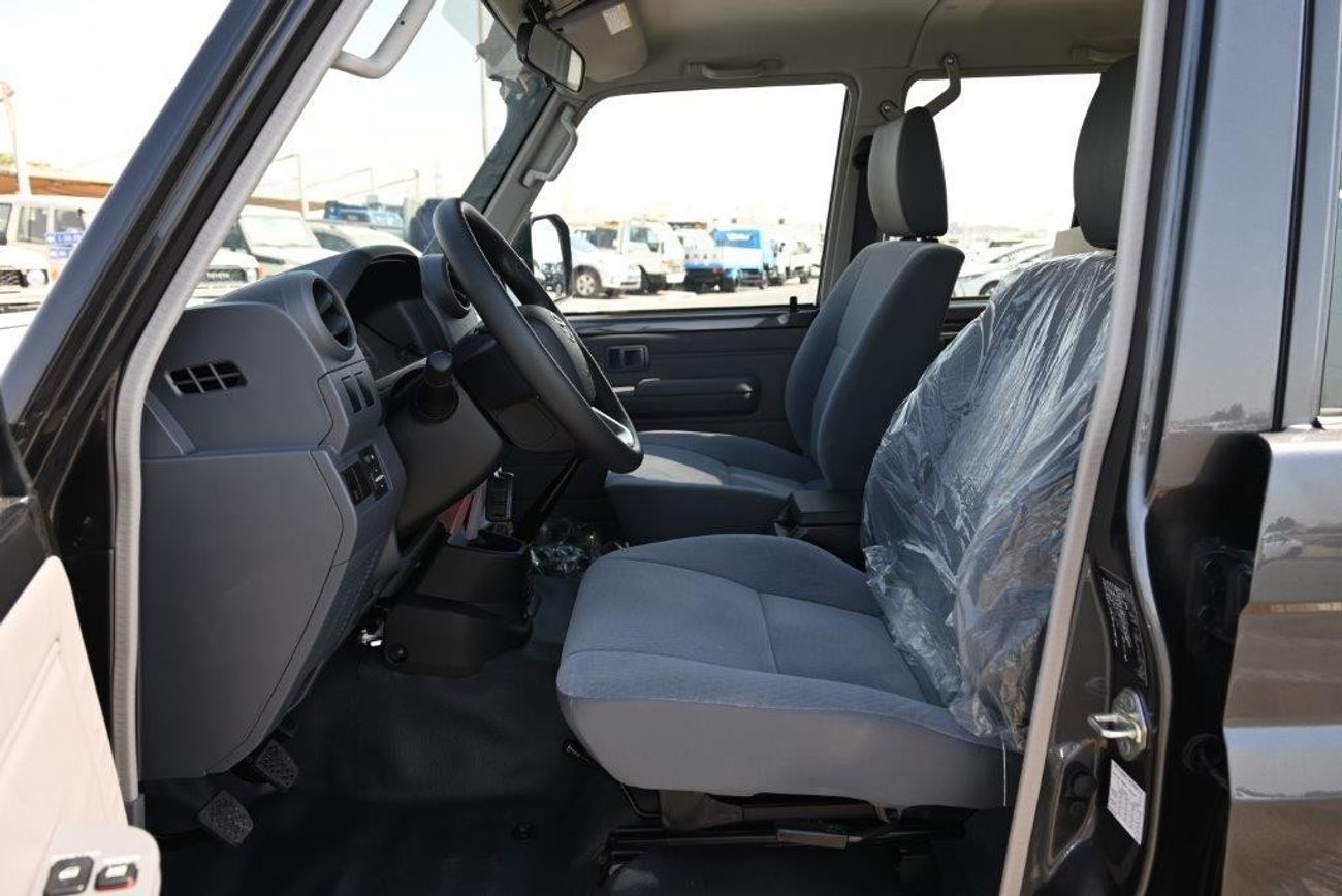 Toyota Land Cruiser Pick Up Double Cab V8 4.5L Diesel 4WD MT