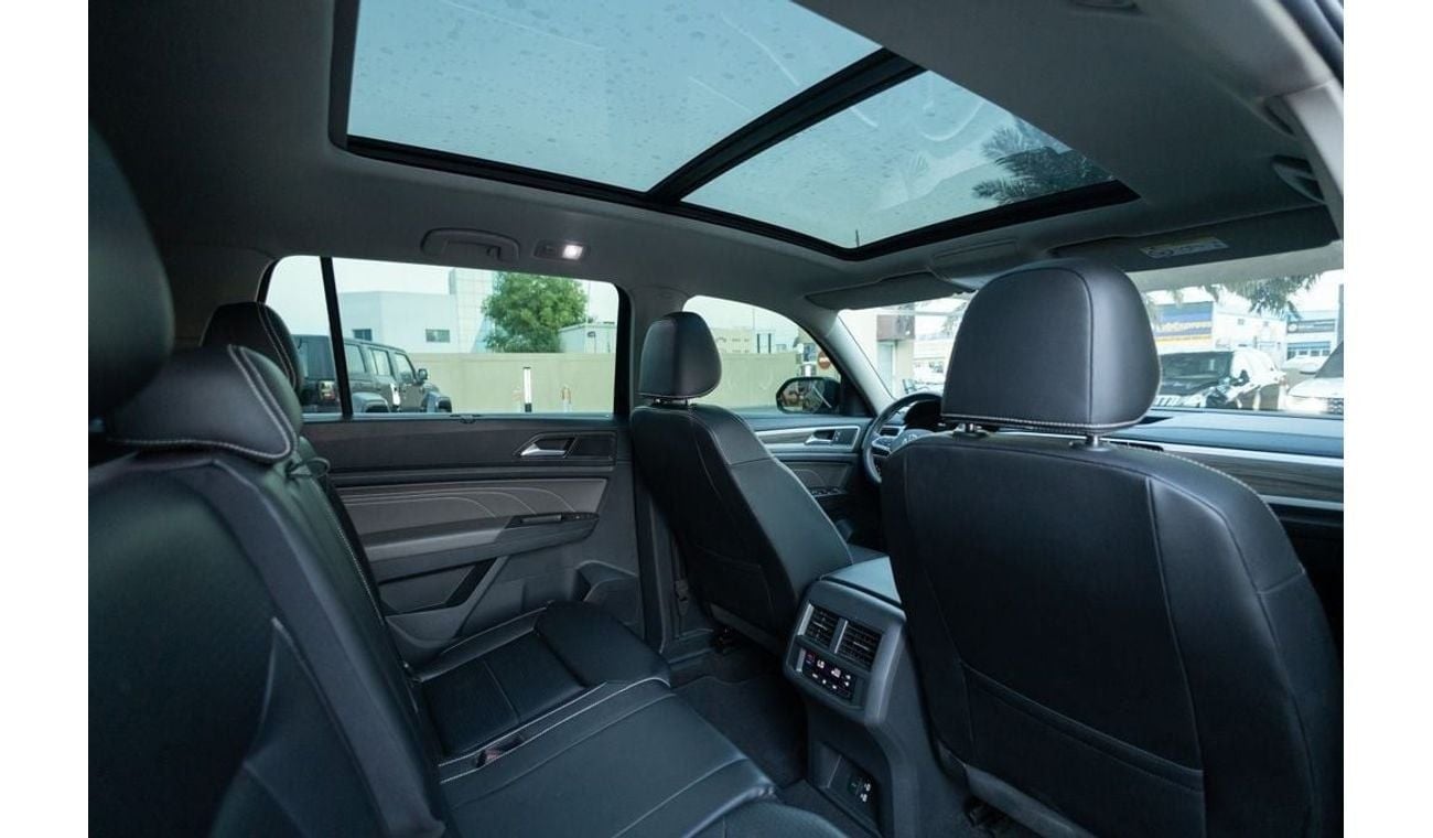 فولكس واجن تيرامونت Comfortline 3.6L Volkswagen Teramont Comfortline 2022 GCC under Agency Warranty with Flexible Down-P