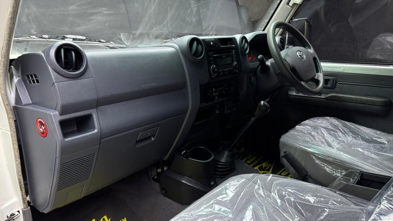 تويوتا لاند كروزر بيك آب 2024 shape ,diesel 4.5 liter ,right hand drive ,4 doors ,2019 model ,only for export available