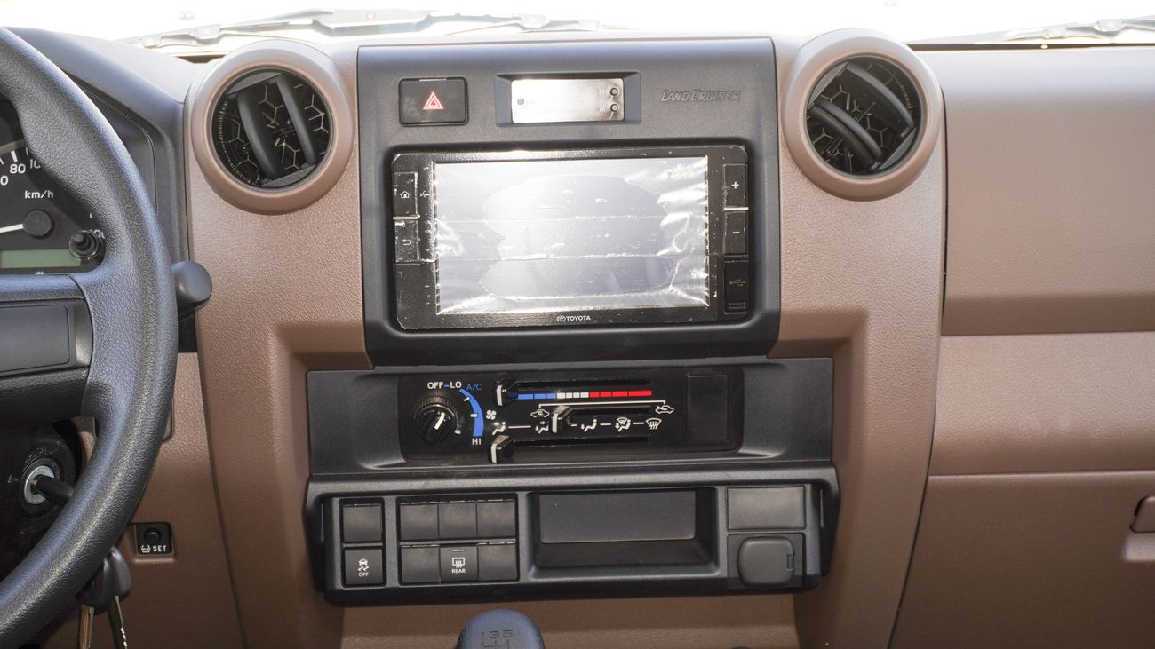 Toyota Land Cruiser 70 4.0L V6 M/T