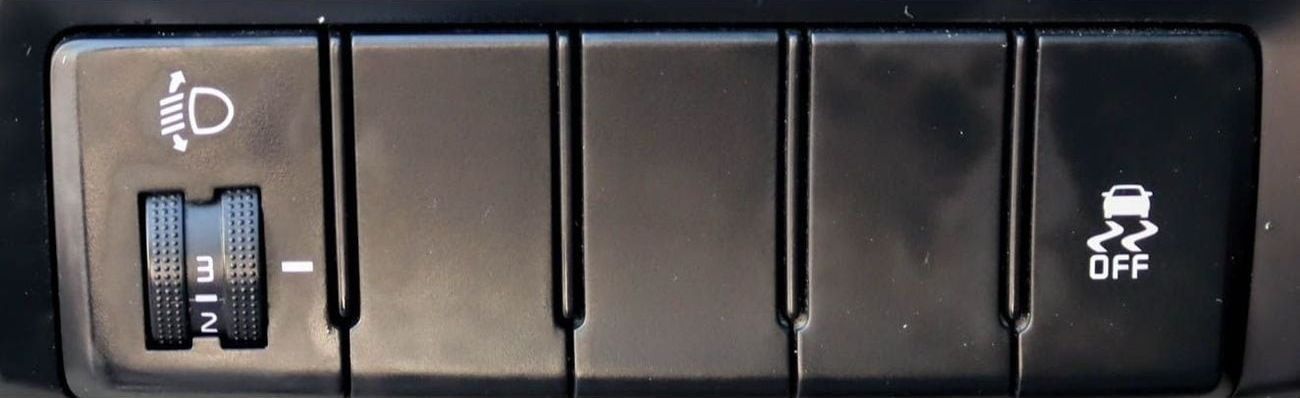 Kia Carnival EX 3.3L kia carnival 2019 GCC accident free in excellent condition 1025 p.m