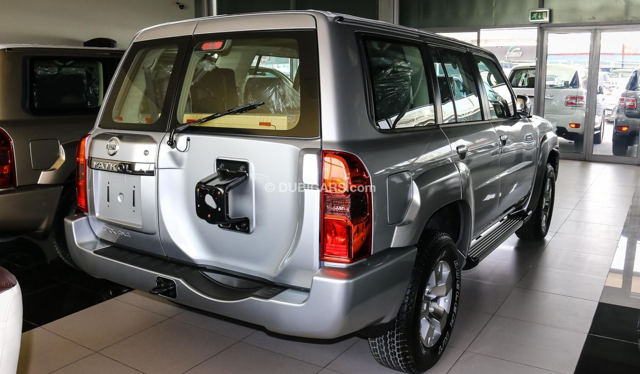 نيسان باترول سفاري GXR V6