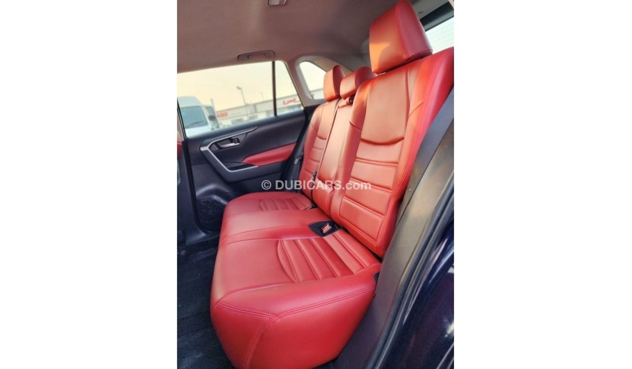 تويوتا راف ٤ XLE