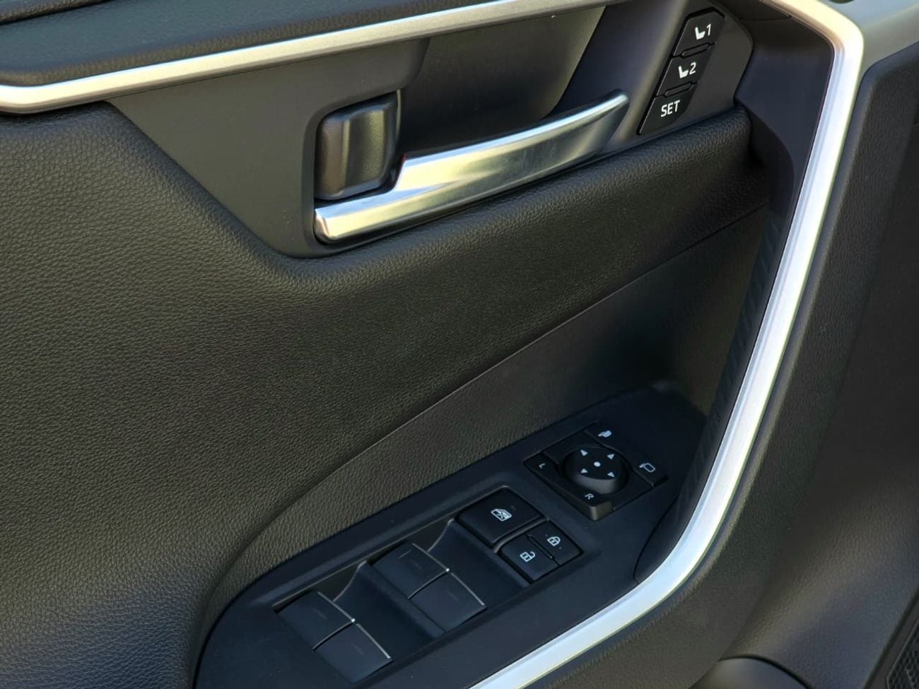 تويوتا راف ٤ LTD HEV TOYOTA RAV4 HYBRID 2.5L AWD FULL-OPTION LIMITED 2025 MODEL