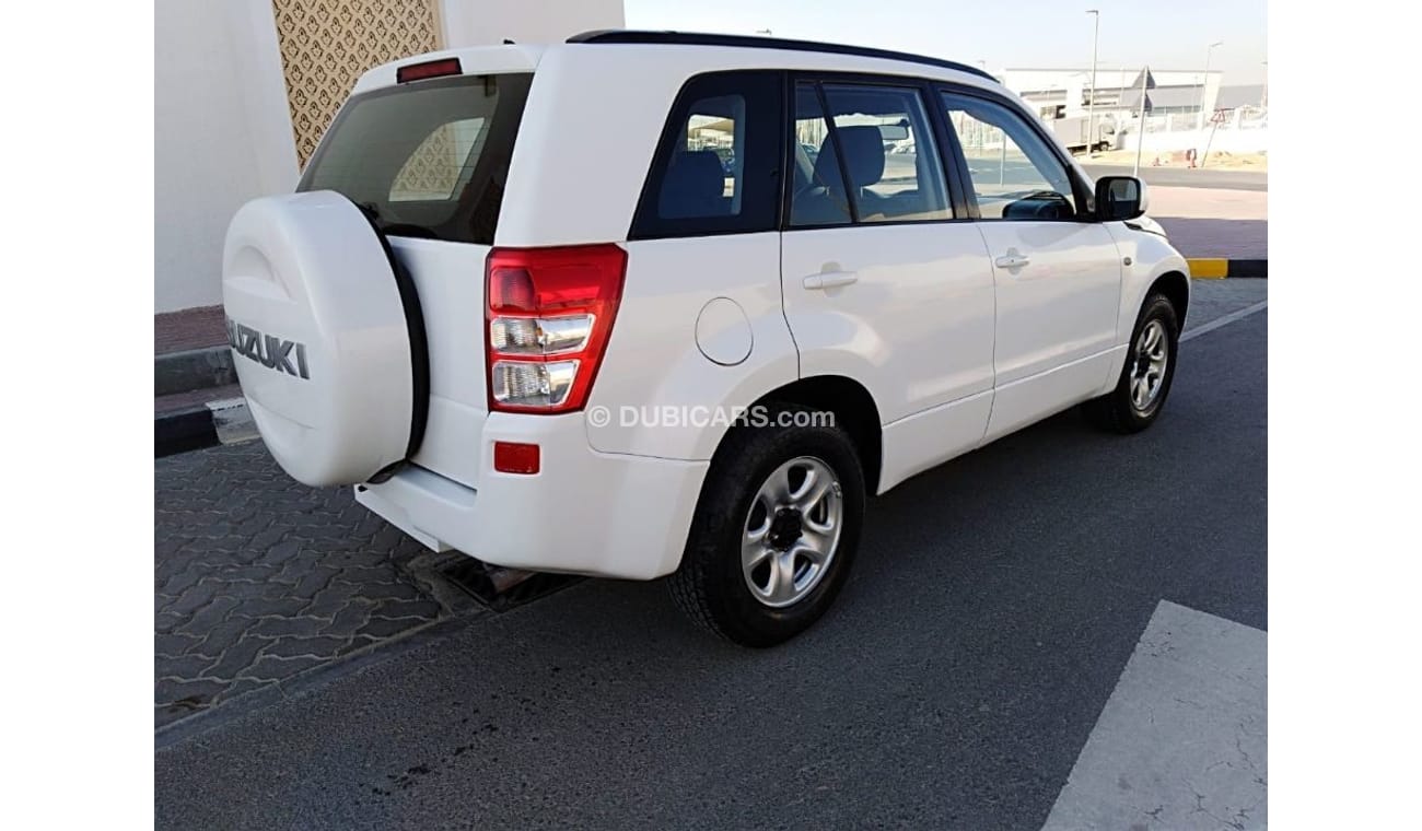 سوزوكي فيتارا سوزوكي فيتارا ٢٠٠٧ خليجي ممتازه جدان من الدخل والخارج لا تحتج اي مصريف