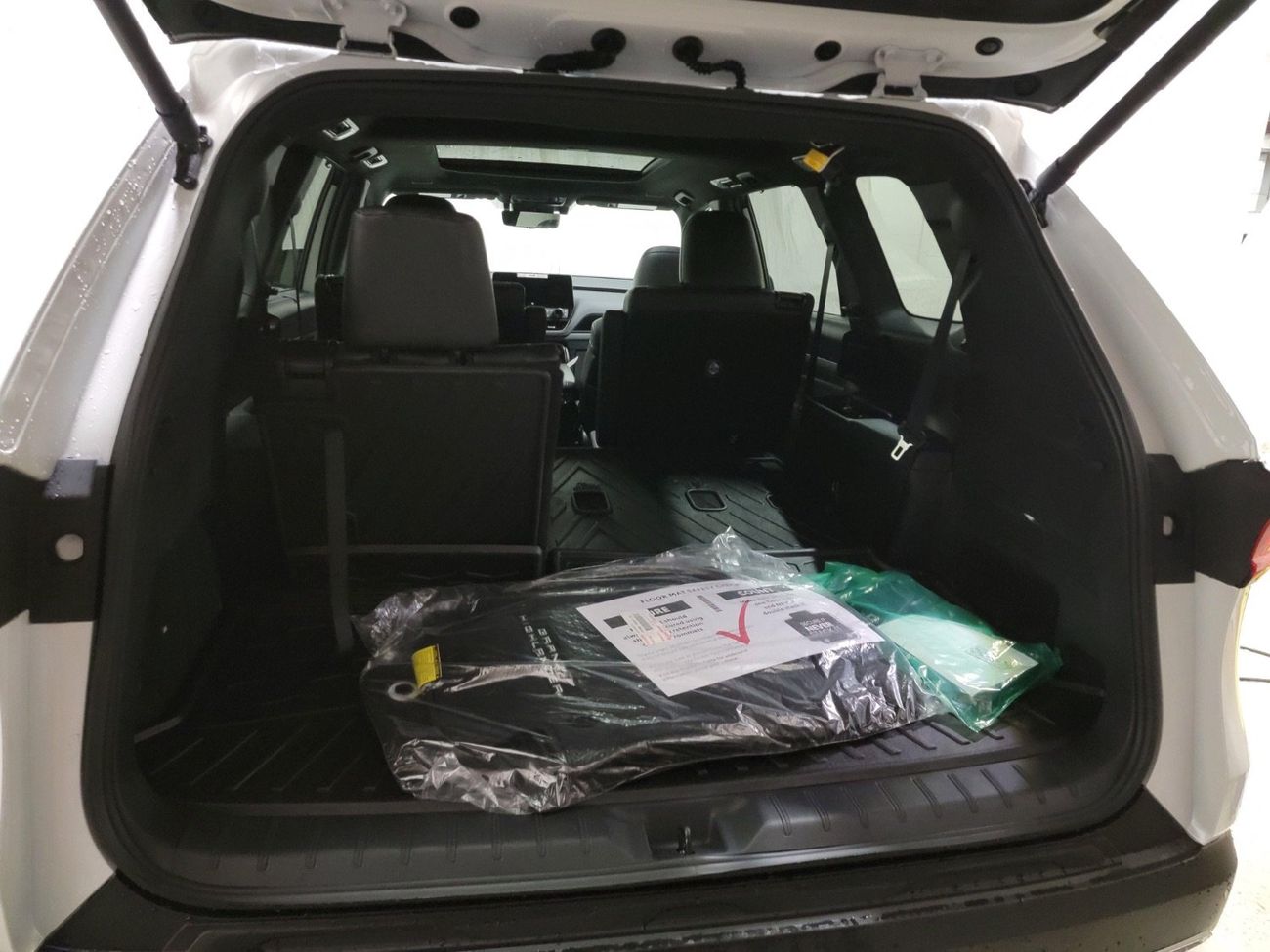 تويوتا جراند هايلاندر PLATINUM  HYBRID (Canadian spec)