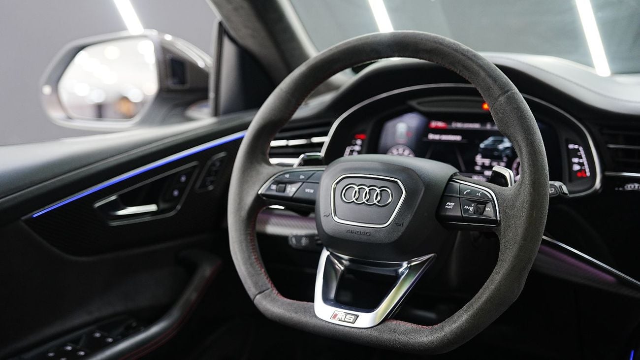 Audi RSQ8 QUATTRO, Carbon Exterior/Interior Pack, Panoramic Roof, Bang N Olufsen, GCC Specs!!