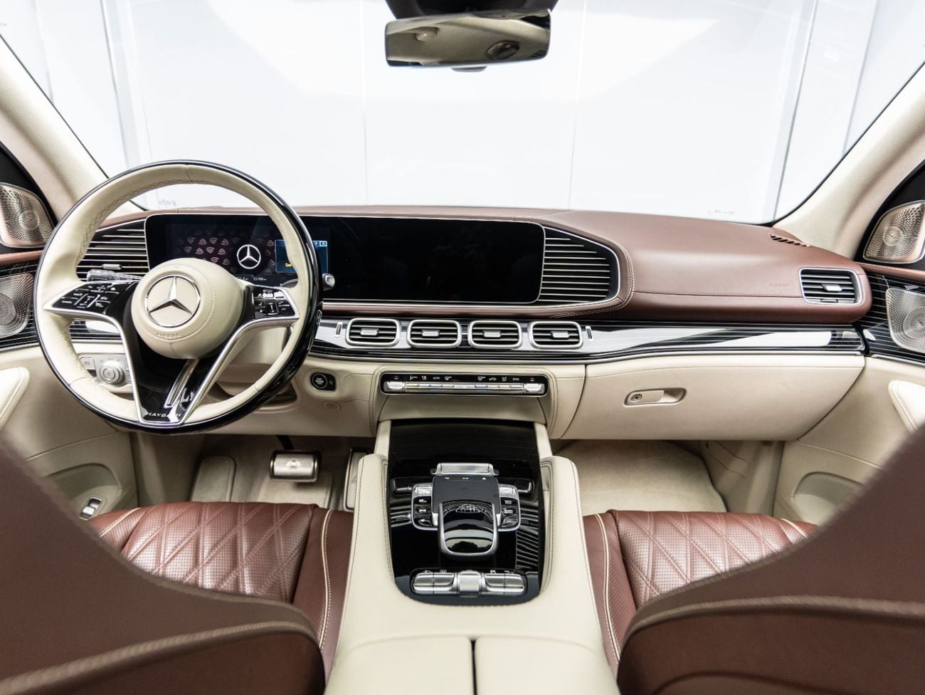 مرسيدس مايباخ gls600 مايباخ BUY NOW, PAY 2027 | THE BLACKLINE STANDARD | 2029 Mercedes Warranty + Service Contract, Low KMs, GCC