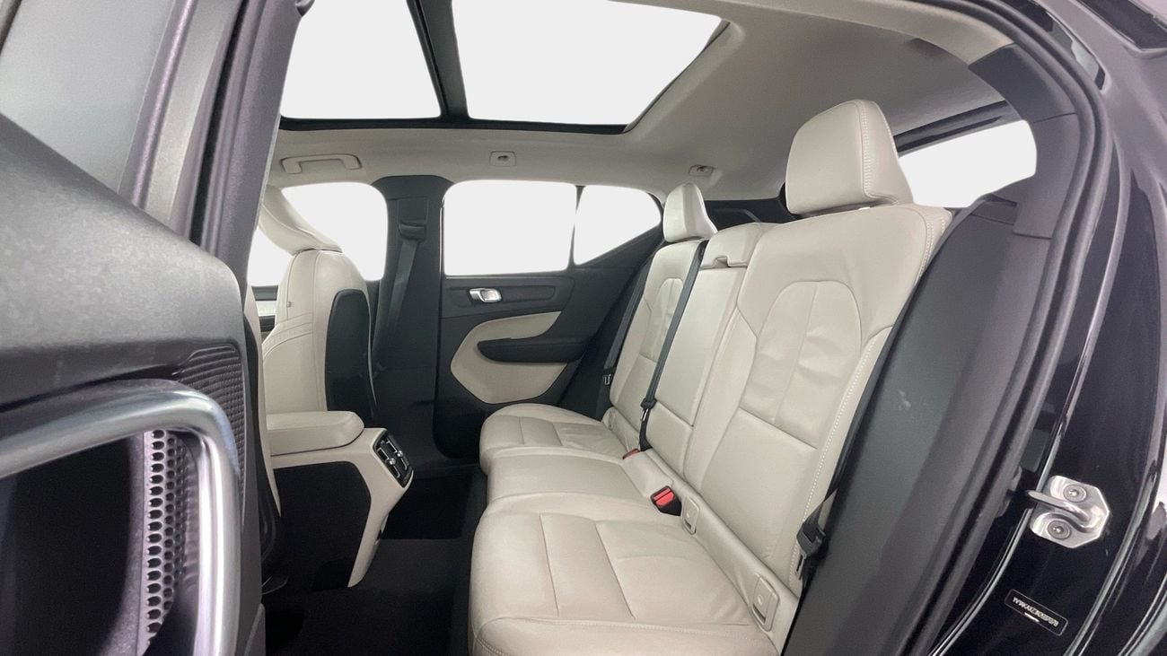 Volvo XC40 MOMENTUM | Guaranteed Warranty | 0 Down Payment