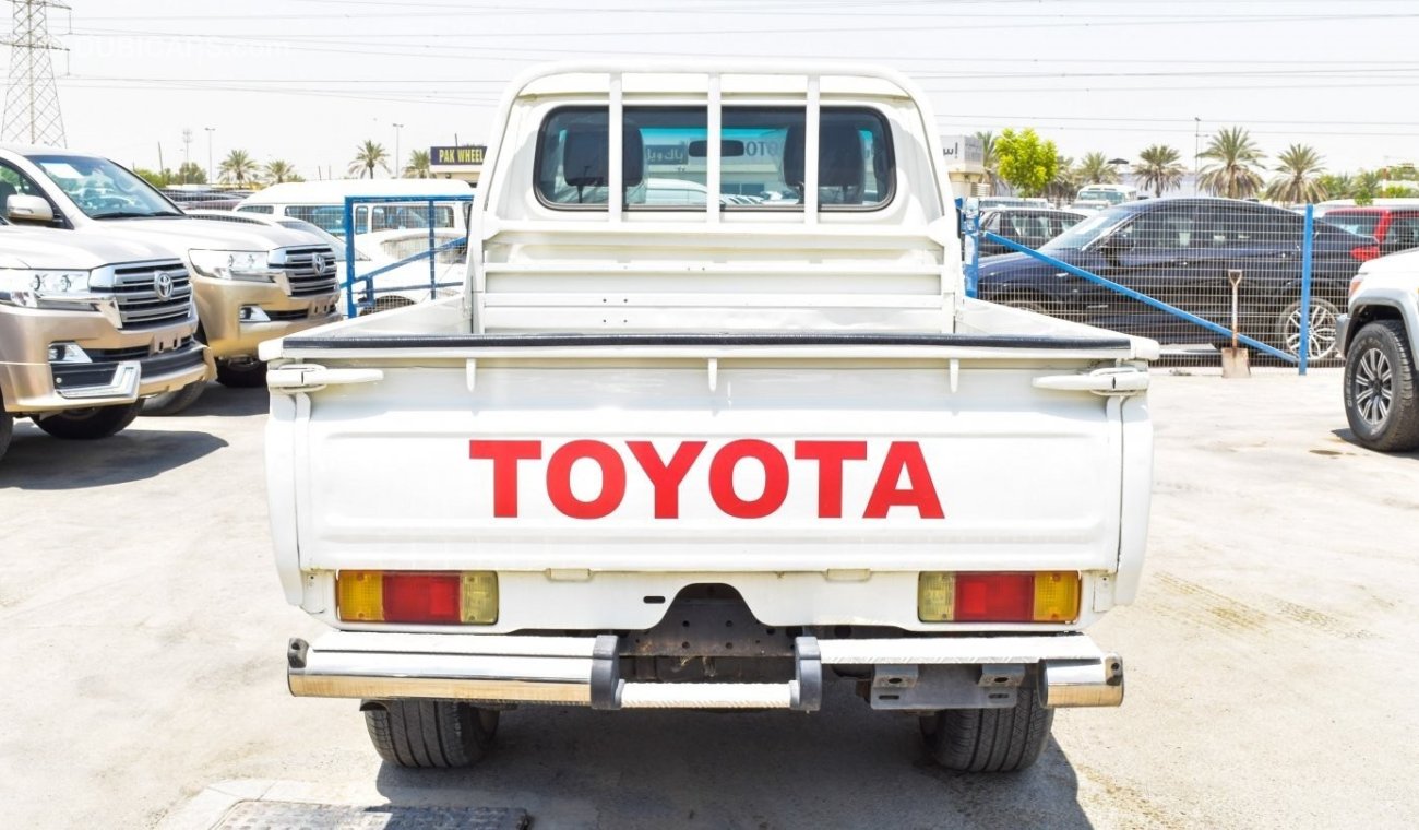 Toyota Land Cruiser Pick Up RIGHT HAND DRIVE V8 4.5 diesel manual LOW KMS new stock