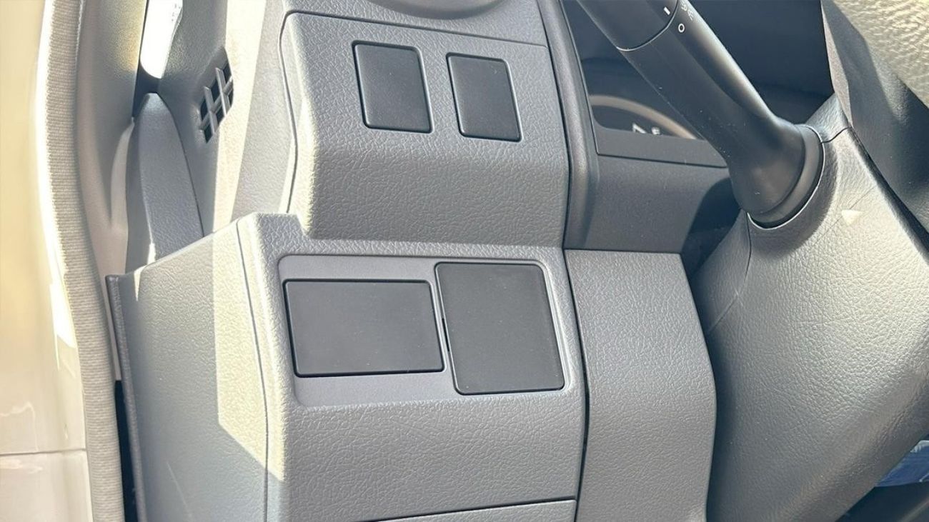 Toyota Land Cruiser Pick Up Toyota/LC79 DSL SC 4.2L /0AEH5 3 seater 2 AIRBAG & ABS NEW FACE MT( for export only )