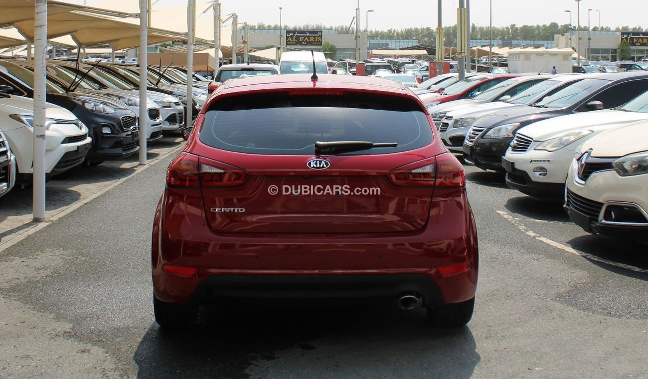 Kia Cerato LX GCC- ACCIDENT FREE - CAR IS IN PERFECT CONDITION INSIDE OUT