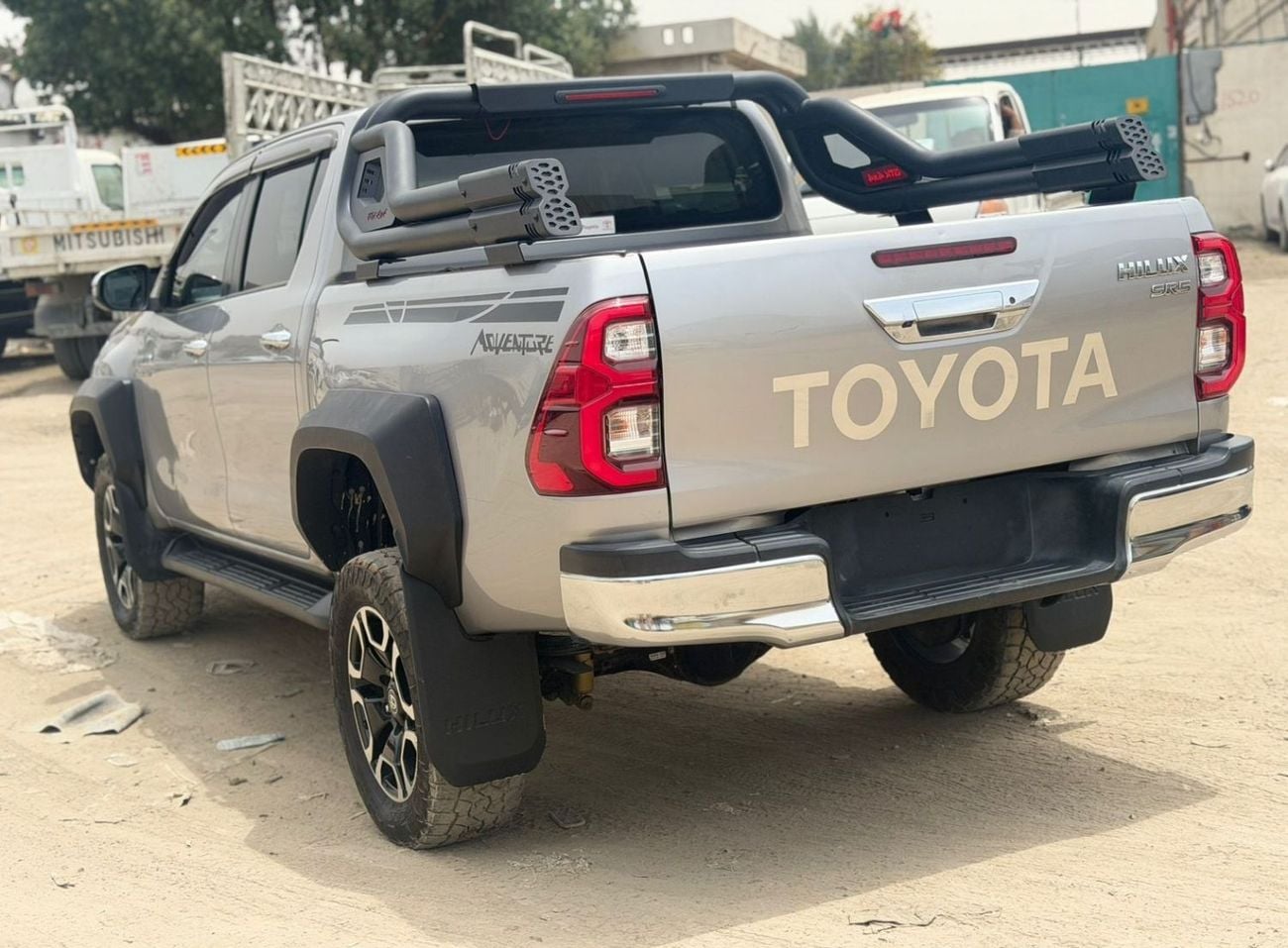 Toyota Hilux diesel 2.8 liter ,right hand drive ,automatic gear ,only for export