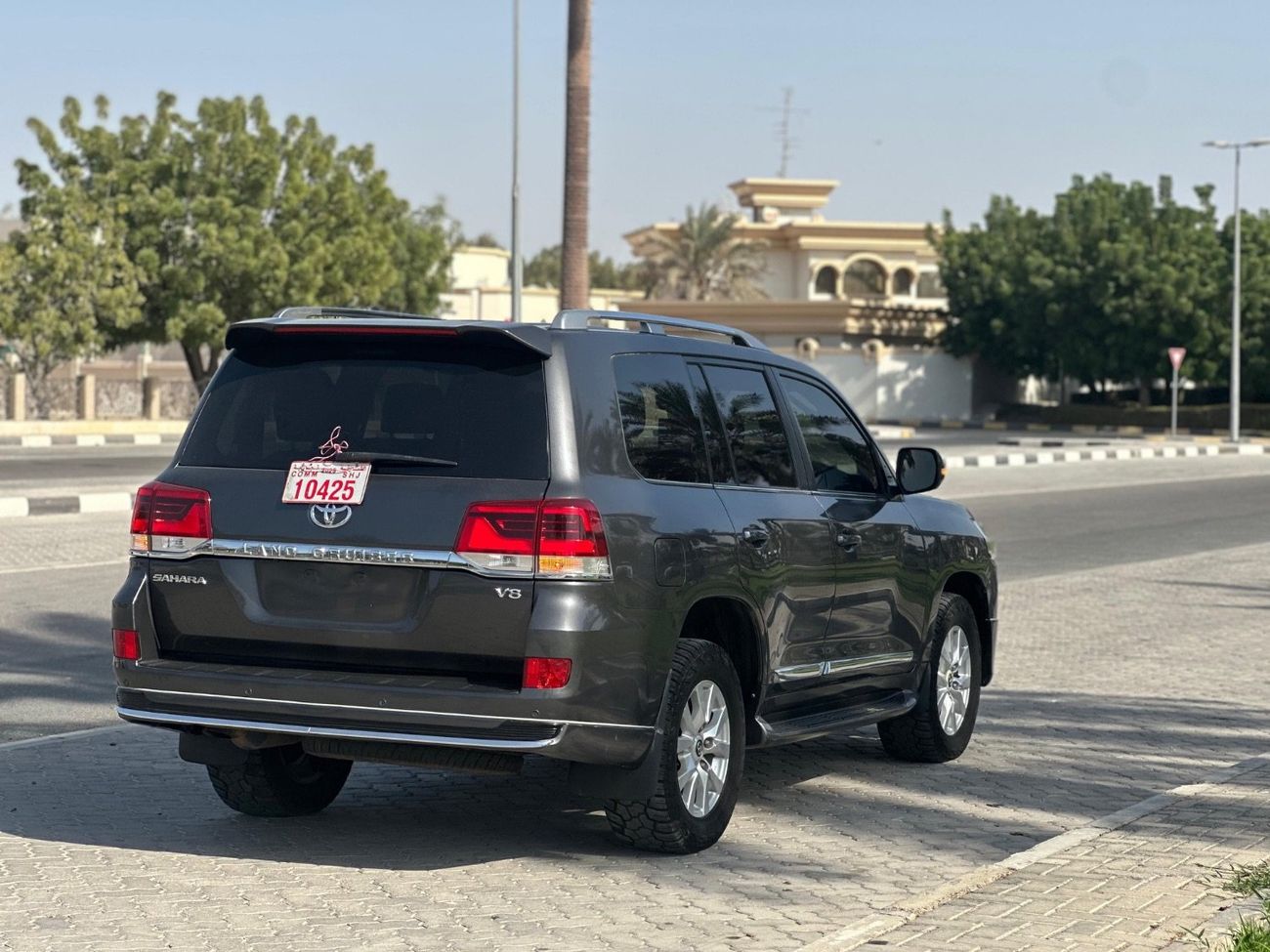 Toyota Land Cruiser Sahara export from Australia
