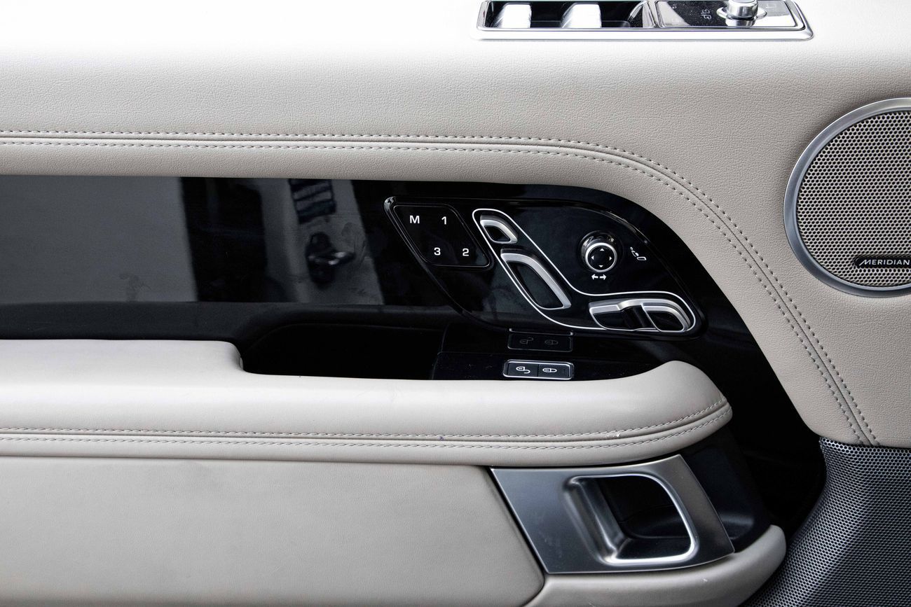 لاند روفر رينج روفر Range Rover | 3,721 P.M | 0% Downpayment | VOGUE P400 | UNDER WARRANTY!