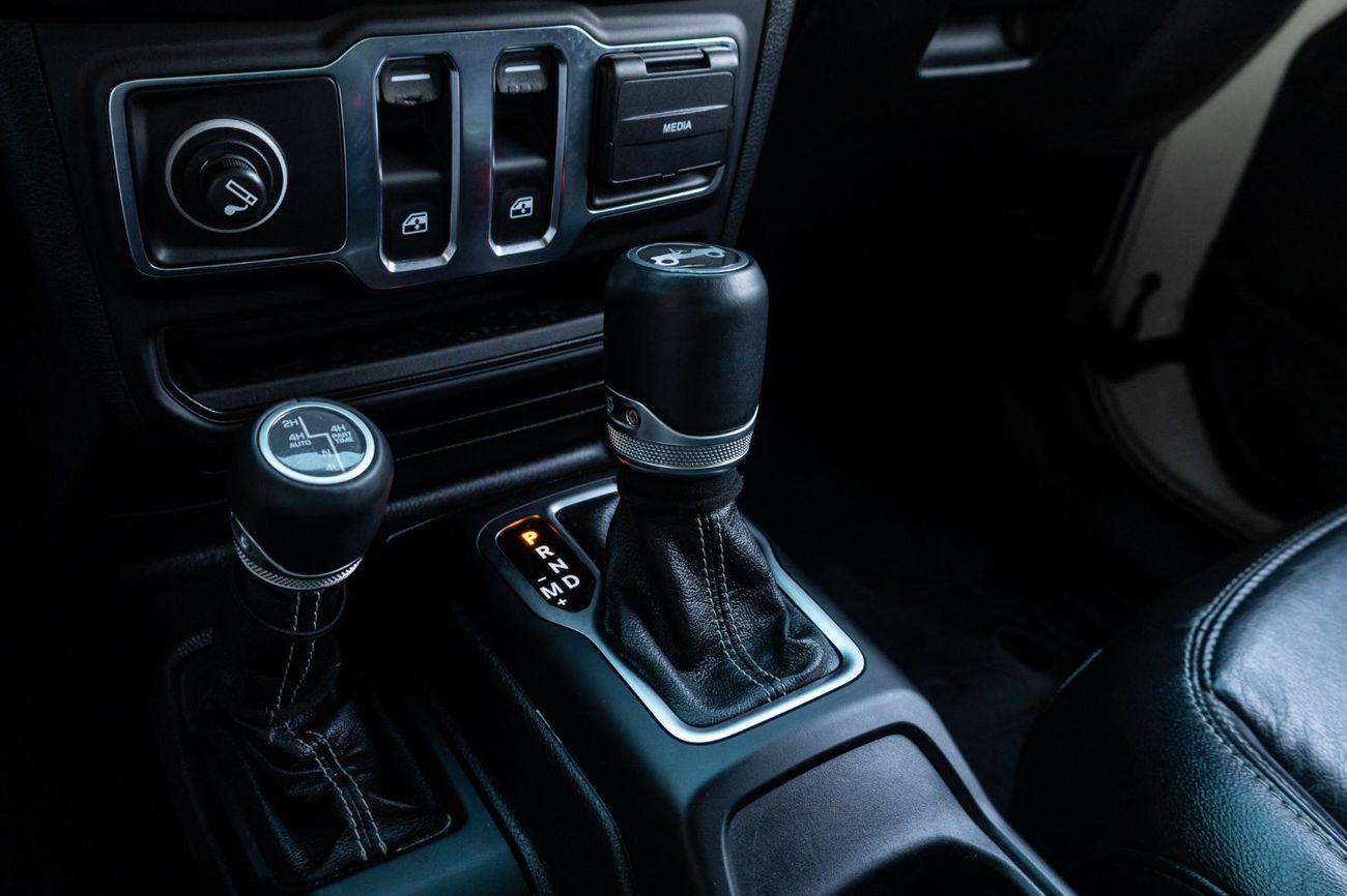 جيب رانجلر Sahara 3.6L A/T (5 Seater)