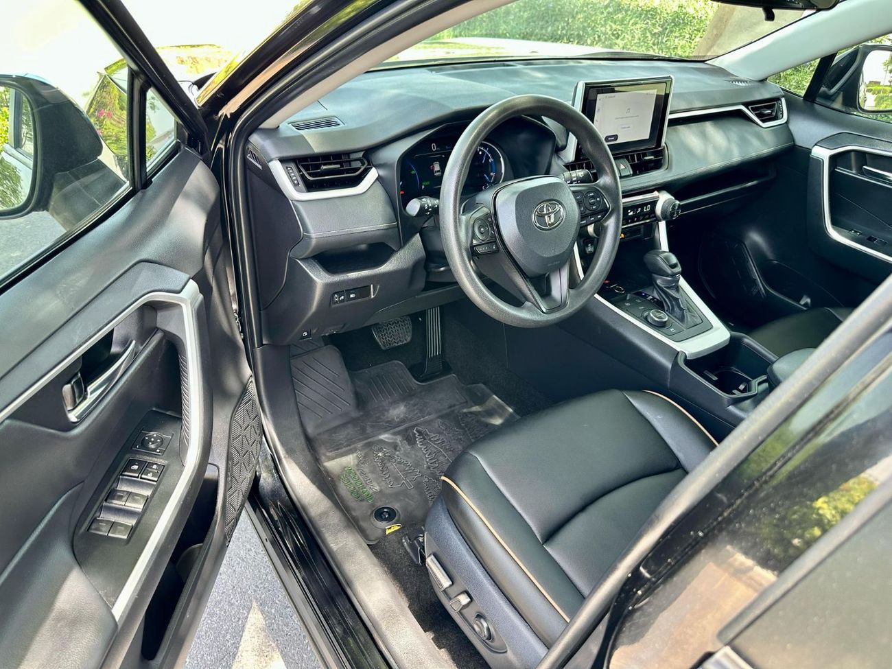 تويوتا راف ٤ Hybrid Woodland Edition (TRD)