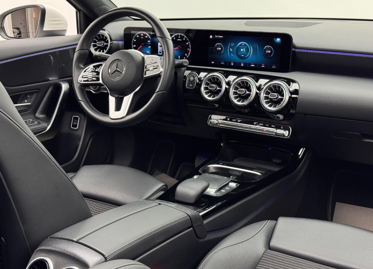 مرسيدس بنز A 200 Premium 2.0L 2021 Mercedes-Benz A200 Premium, 1 Year  Warranty, Mercedes Service History, GCC