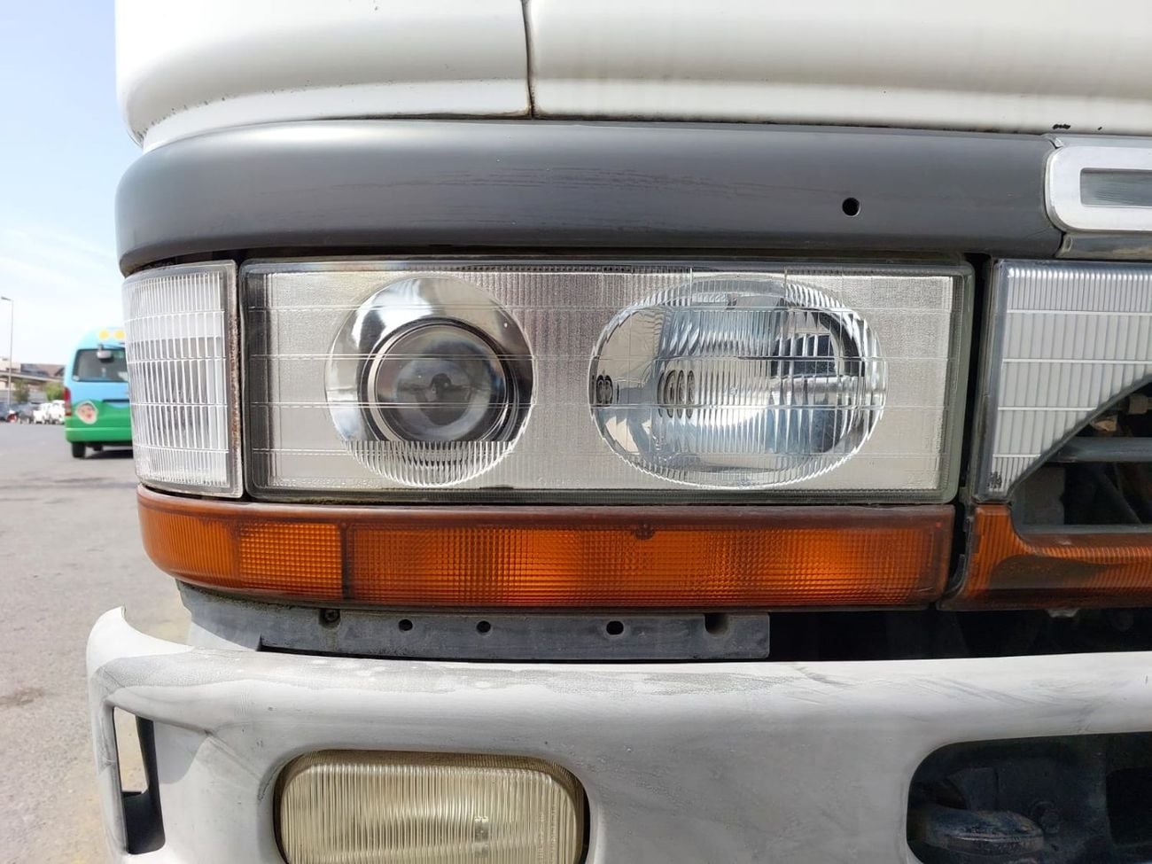 ميتسوبيشي فوسو كانتير (RAMADAN OFFER) MITSUBISHI CANTER TRUCK RHD 1997 MODEL 4.5 L DIESEL MANUAL(PM20794)