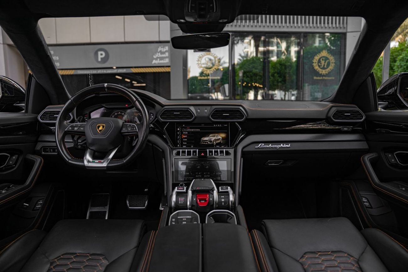 لامبورغيني اوروس STANDARD سيارة كاملة المواصفات، مفتاحان، سجل صيانة كامل، طلاء أصلي، بدون حوادث، خضعت لصيانة شاملة.