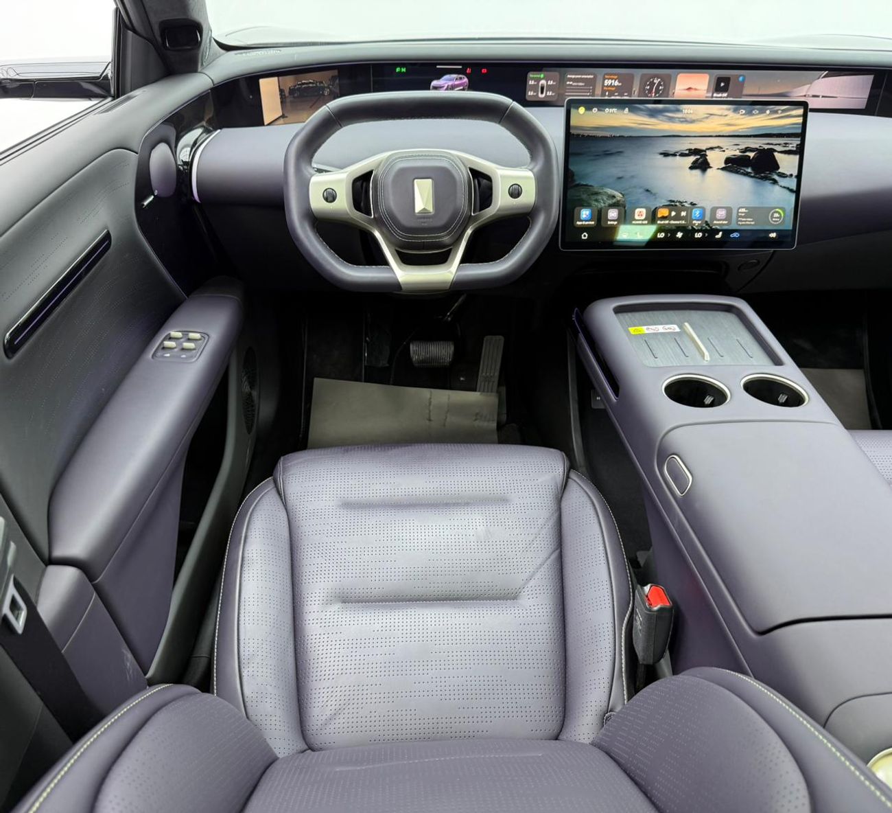 أفاتر 07 2024 Avatar 07 Ultra REEV Edition AWD, 2027 EVS Warranty, EVS Service Contract, Excellent Condition