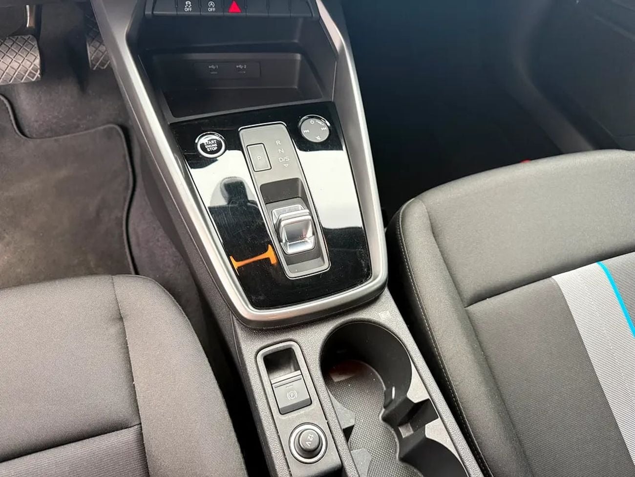 أودي A3 35 TFSI S Line 1.4L 35 TFSI - GCC Specs - Like New!