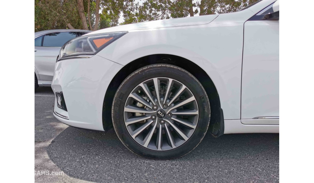 Kia Cadenza 3.3L, 18" Rims, Luggage Door Switch, Parking Sensor Front, LED Headlights, DVD (LOT # 745)