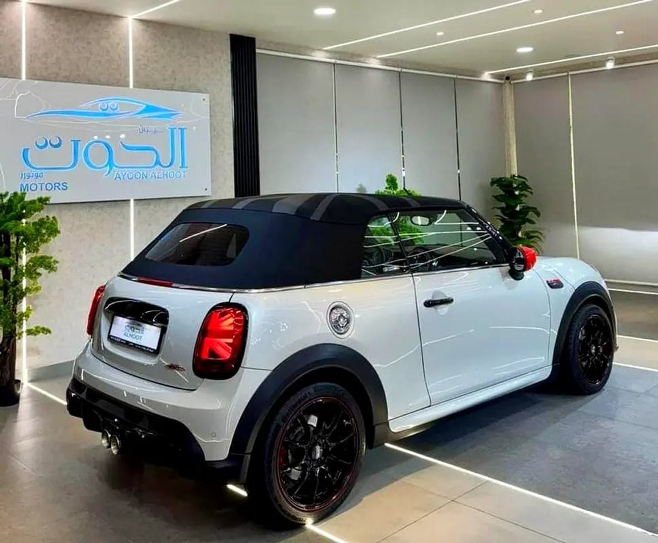 Mini Cooper CONVERTIBLE JCW || STYLISH II AWESOME COLOR I| EXCEPTIONAL PERFORMANCE