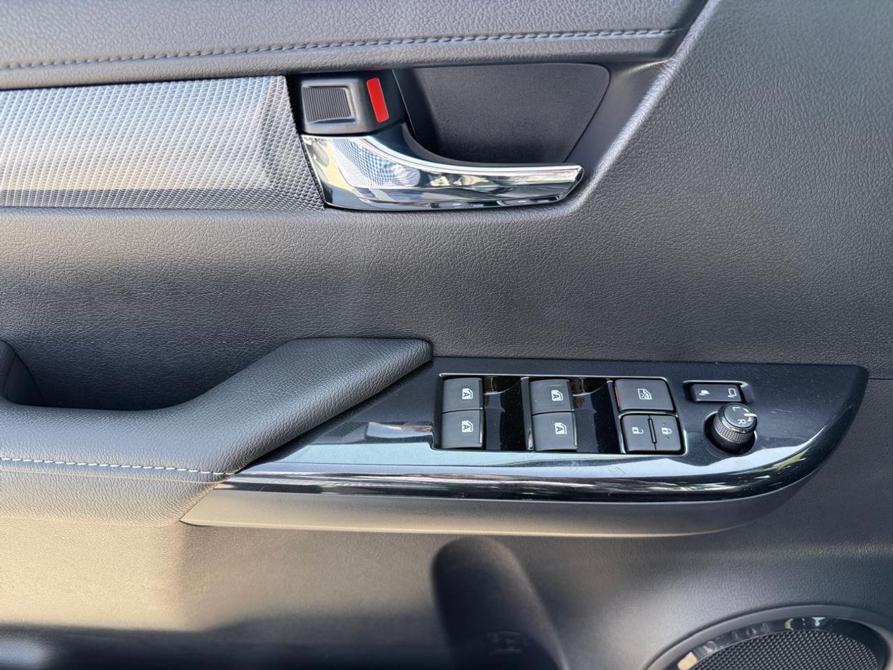 تويوتا هيلوكس GR Sport 2.8L