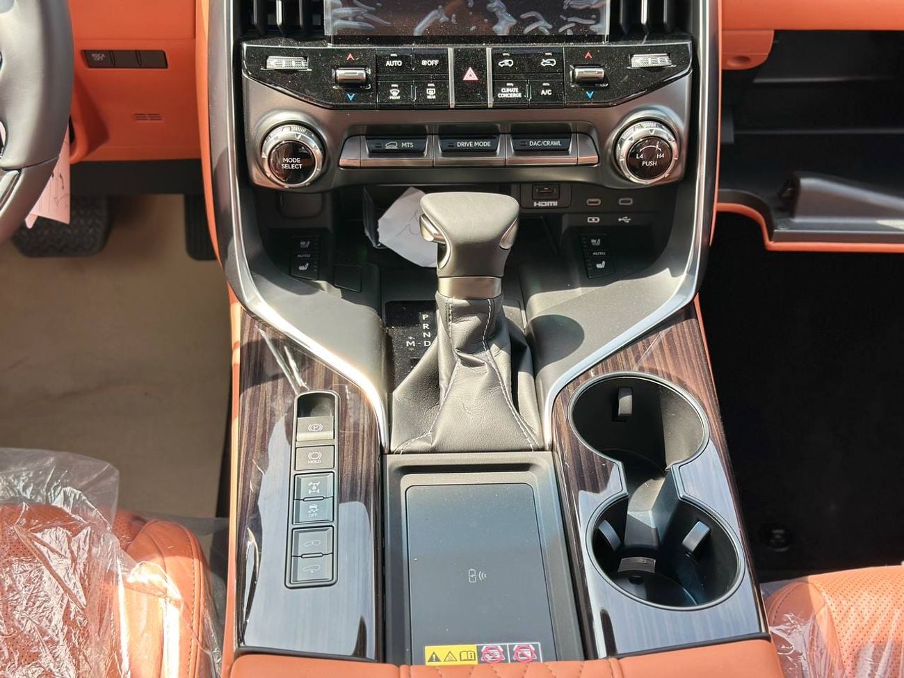 Lexus LX 600 VIP 3.5L PTR A/T // 2026 // Full With VIP Seats , Radar & Head Up Display , 360 Camera // Special Of