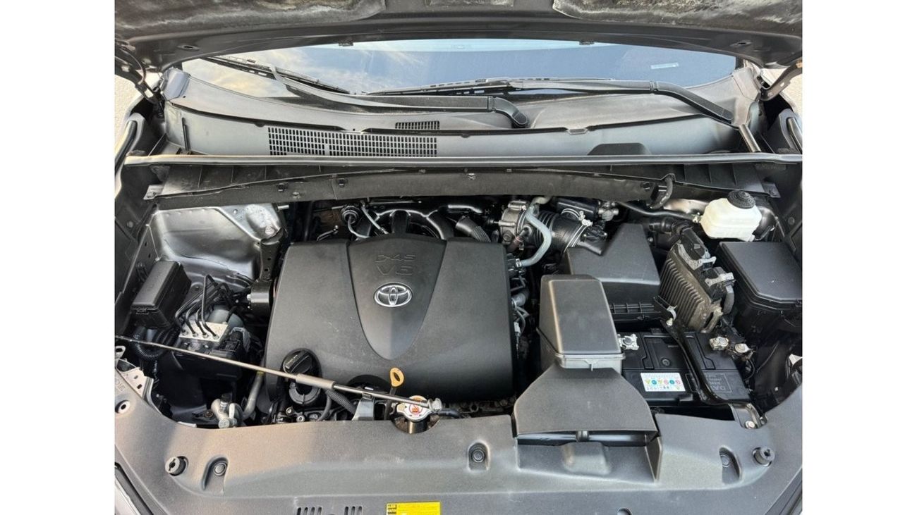 Toyota Highlander 2019 XLE LIMITED SUNROOF AWD 7 SEATS FULL OPTION