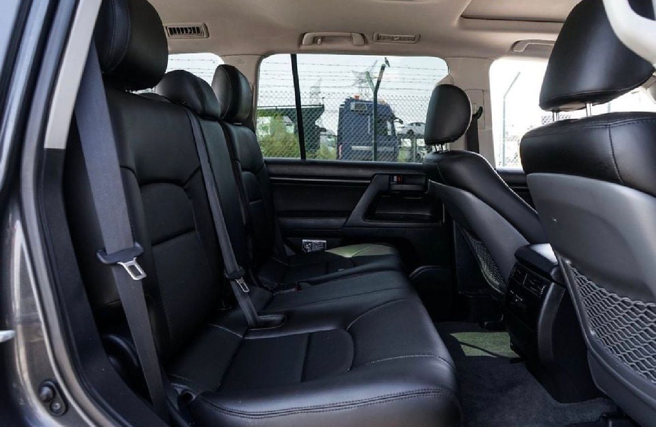 تويوتا لاند كروزر Safari 4.0L