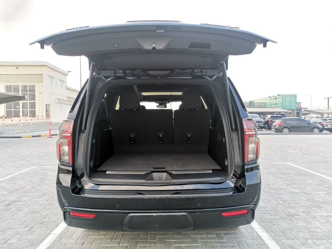 Chevrolet Suburban Chevrolet RST Suburban - 2023 - Black