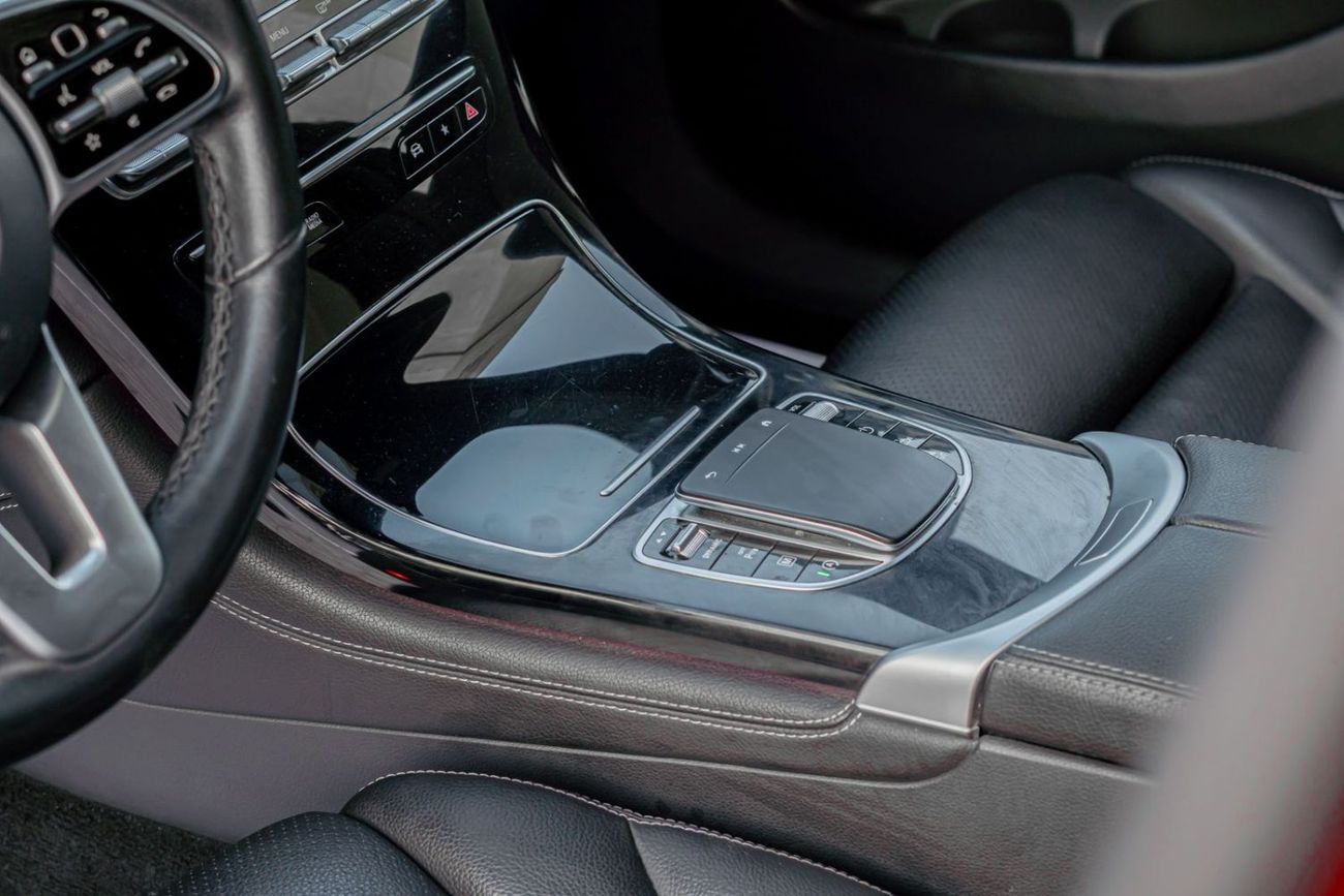 Mercedes-Benz GLC 300 Coupe 2.0L