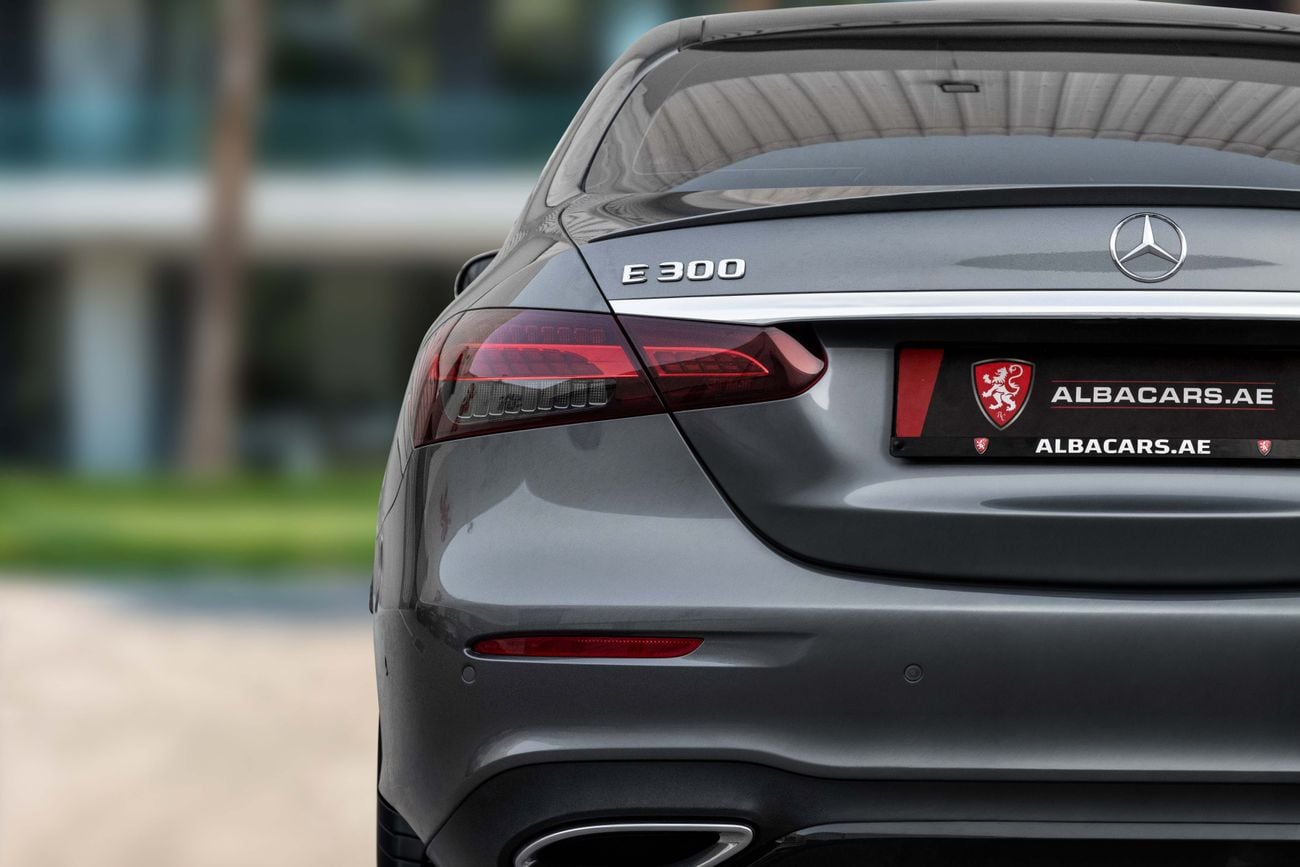 Mercedes-Benz E300 E300 | 3,917 P.M | 0% Downpayment | LOW KM | IMMACULATE!