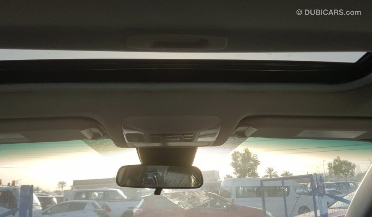 تويوتا راف ٤ LEFT HAND XLE SUNROOF