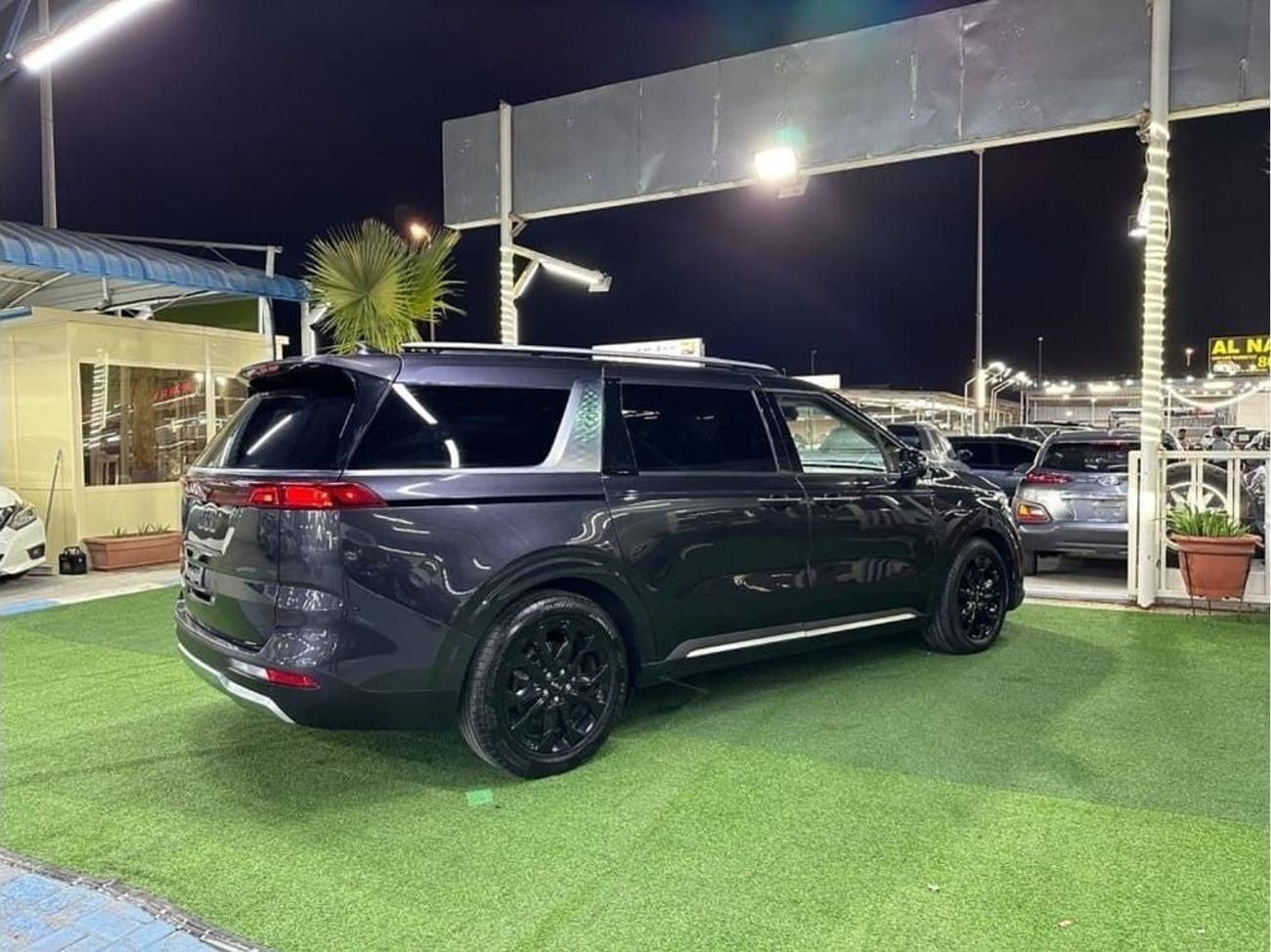 Kia Carnival SXL 3.5L 8seat