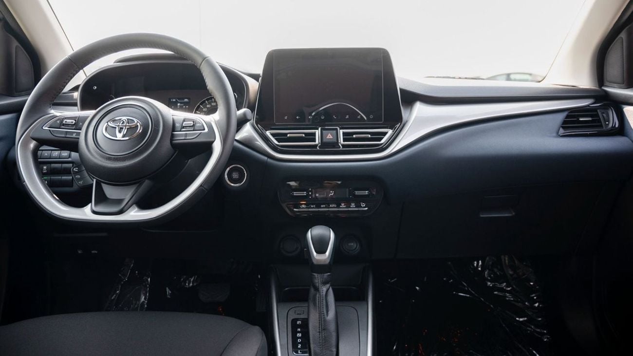 Toyota Starlet (LHD) TOYOTA STARLET 1.5P AT MY2023 - SILVER