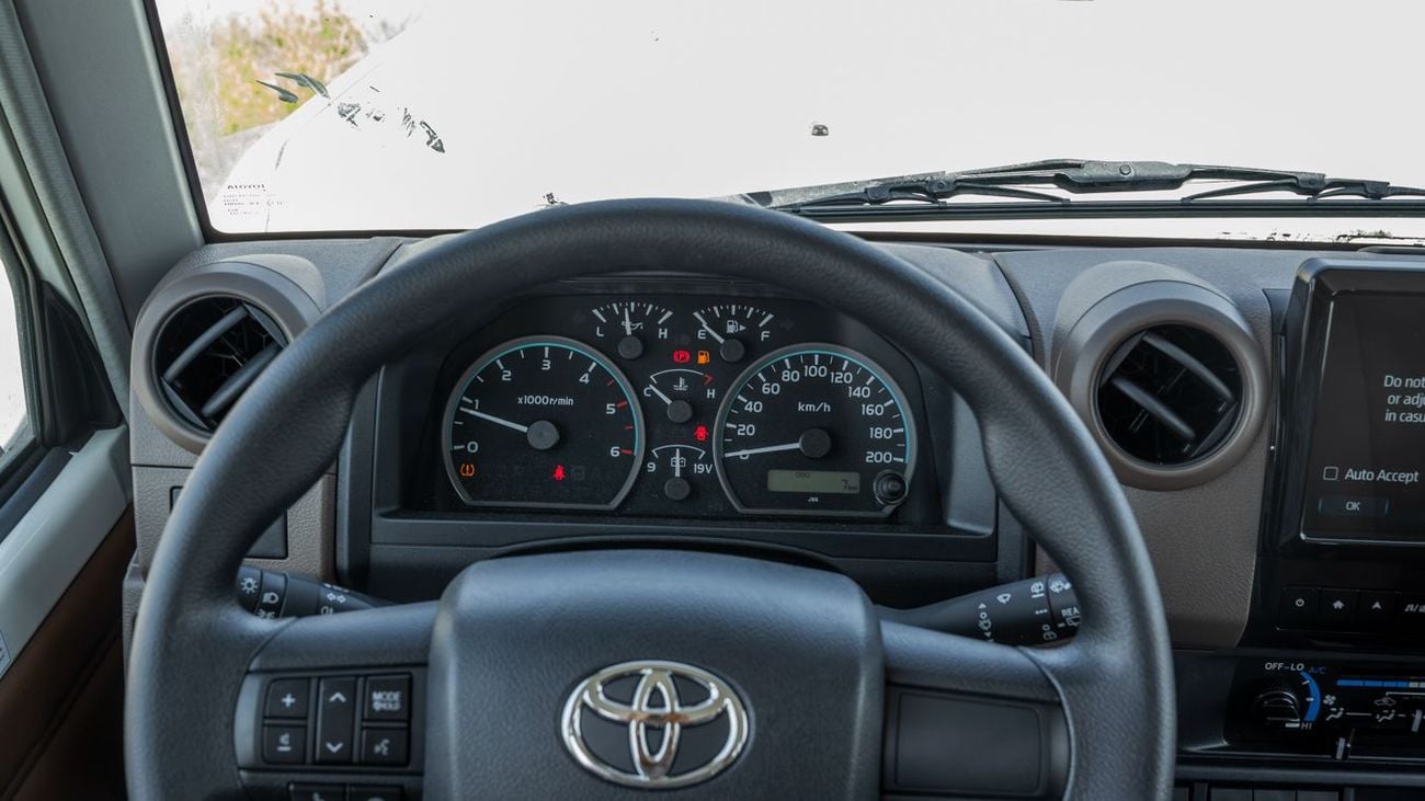 تويوتا لاند كروزر 76 TOYOTA LANDCRUISER76 HARDTOP 2.8 MT HIGH -2026YM