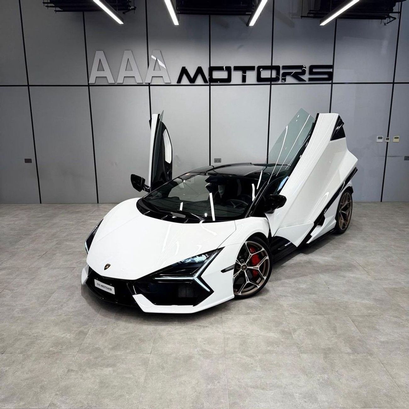 لامبورغيني ريفويلتو STD Lamborghini Revuelto 2025 مواصفات يابانية
