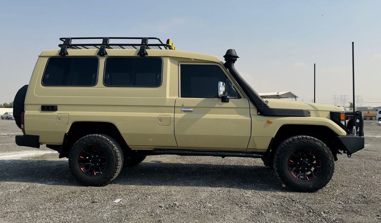 تويوتا لاند كروزر 70 HARDTOP | RHD | 4.2L DIESEL ENGINE | (MT) | AIR SNORKEL | 12 SEATERS | 1995