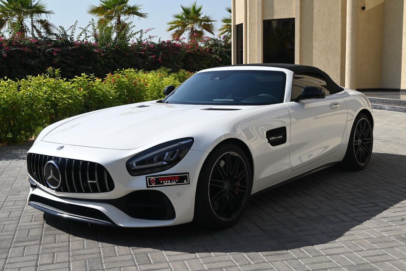Mercedes-Benz AMG GT EMI 5999 AED - MERCEDES AMG GT 2020 - CONVERTIBLE ROOF  - V8 - LOW MILLAGE - WELL MAINTAINED
