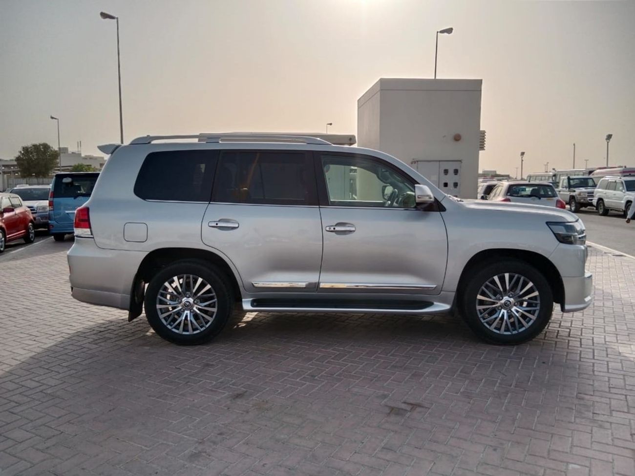 تويوتا لاند كروزر TOYOTA LAND CRUISER RIGHT HAND DRIVE (PM1450)