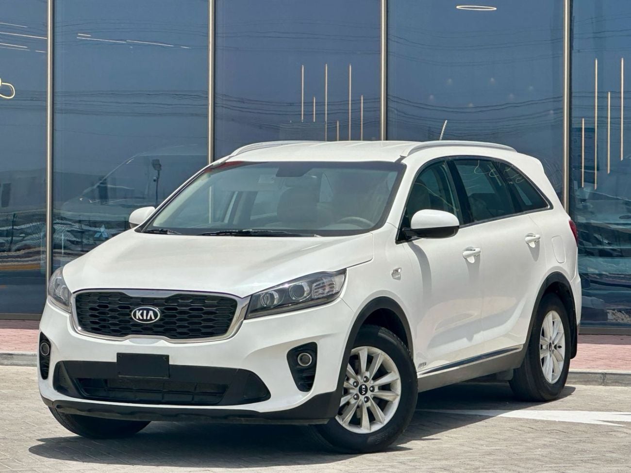 كيا سورينتو 670-Monthly l GCC l 2.4L, Cruise, Camera l Accident Free