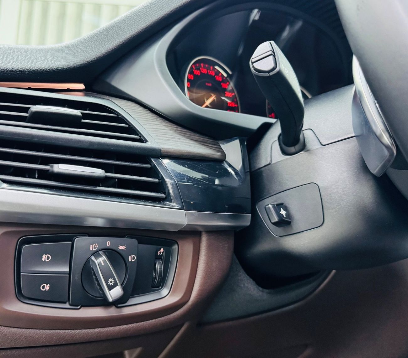 بي أم دبليو X5 GCC .. FSH .. M kit .. Perfect Condition .. V6 .. Top Range