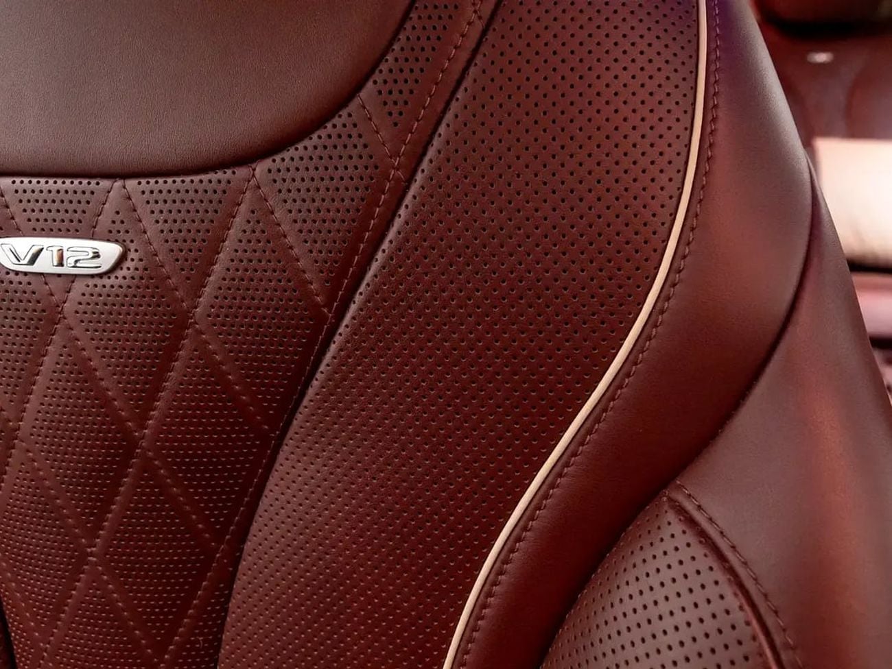 مرسيدس مايباخ S650 مايباخ Mercedes Benz | Maybach | S650 | GCC Specs | V12 Luxury Sedan
