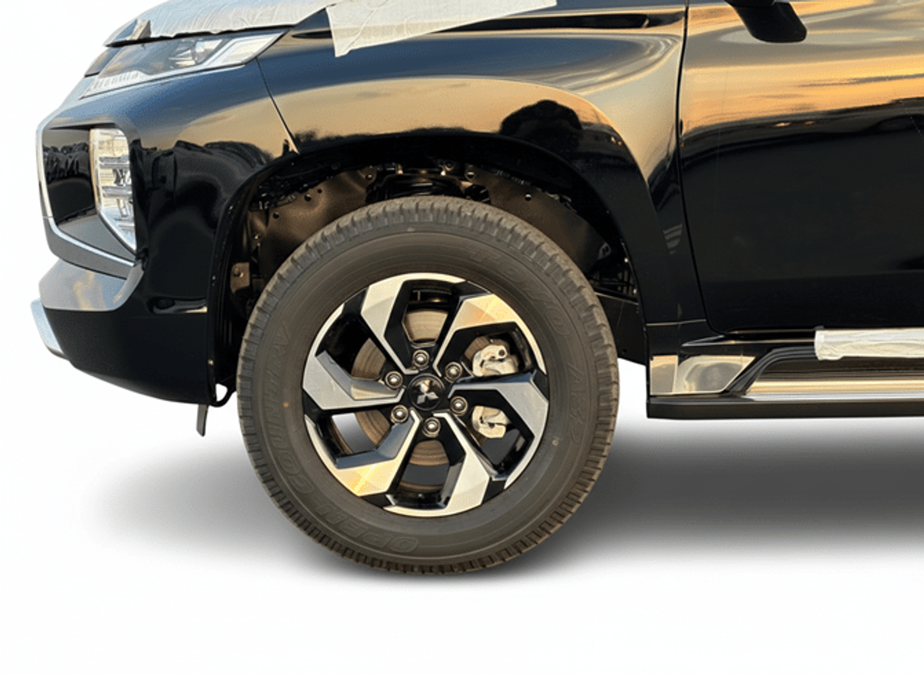 ميتسوبيشي مونتيرو سبورت MITSUBISHI MONTERO SPORT 3.0L 4WD GLS ROOF RAIL, SPOILERSUNROOF FABRIC SEATS-2026