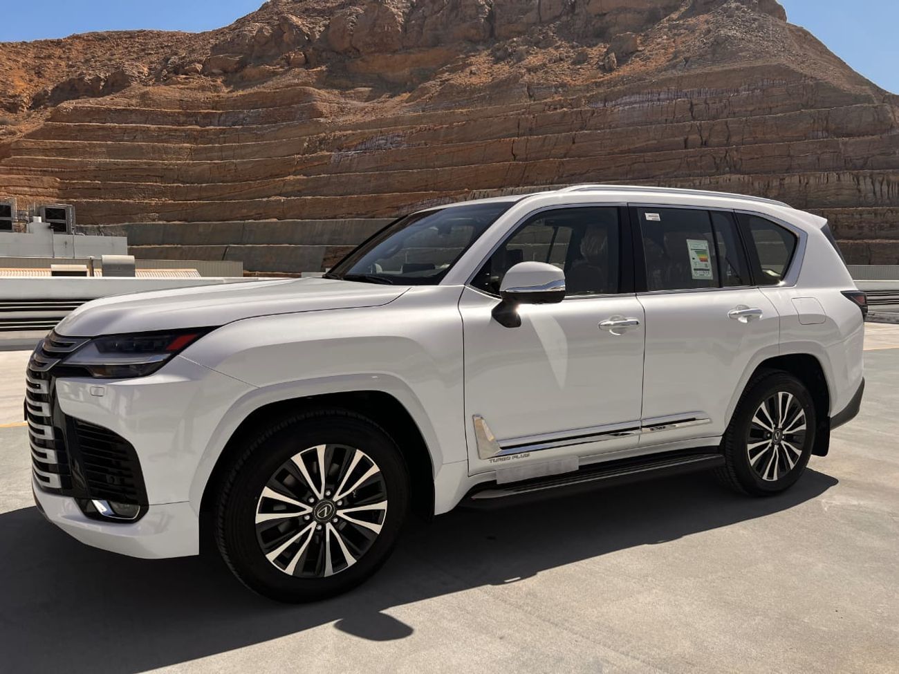 لكزس LX 600 2025 Lexus LX 600 Turbo plus 3.5L AT Petrol Turbo