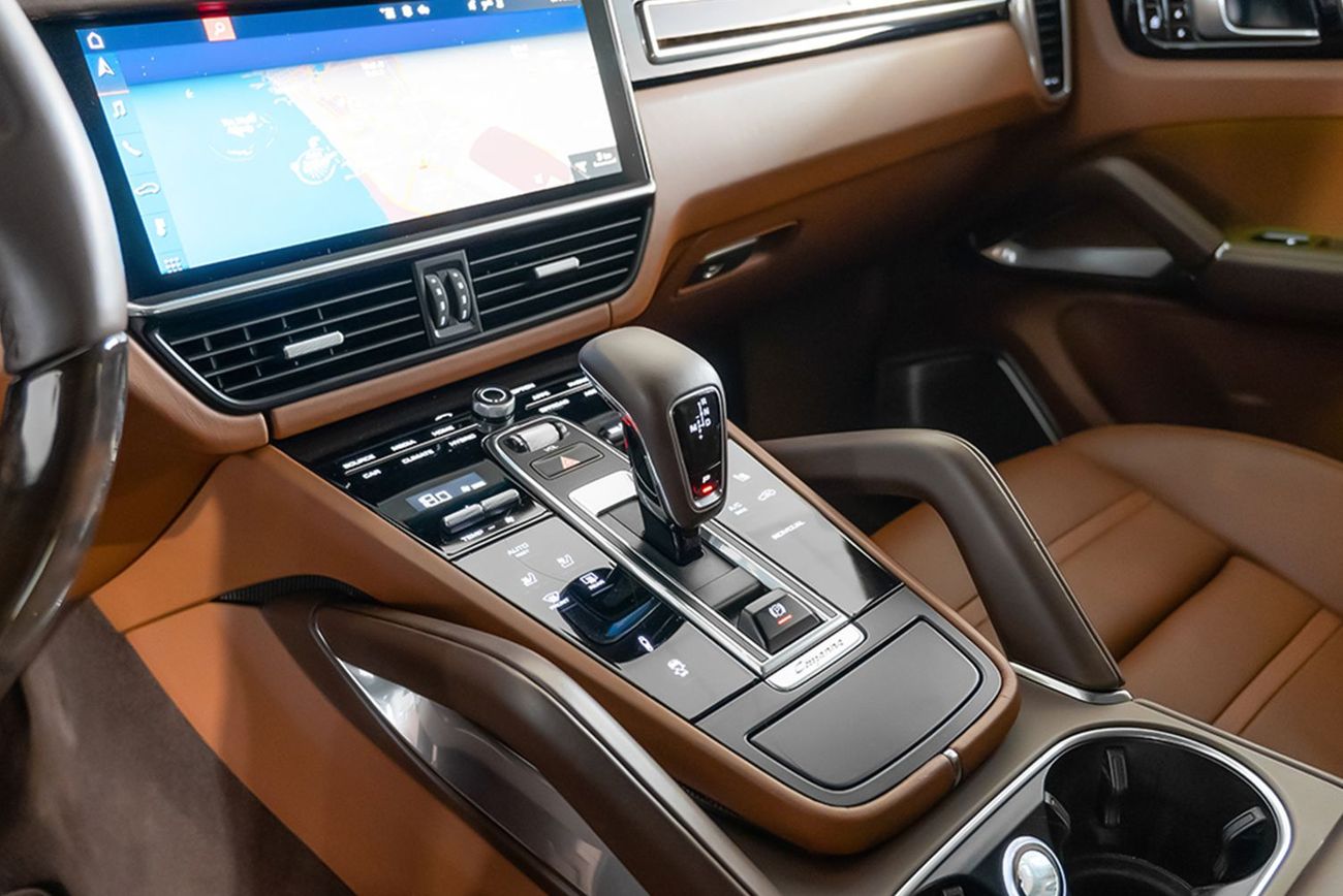 Porsche Cayenne Turbo S E-Hybrid 4.0L (670 HP)