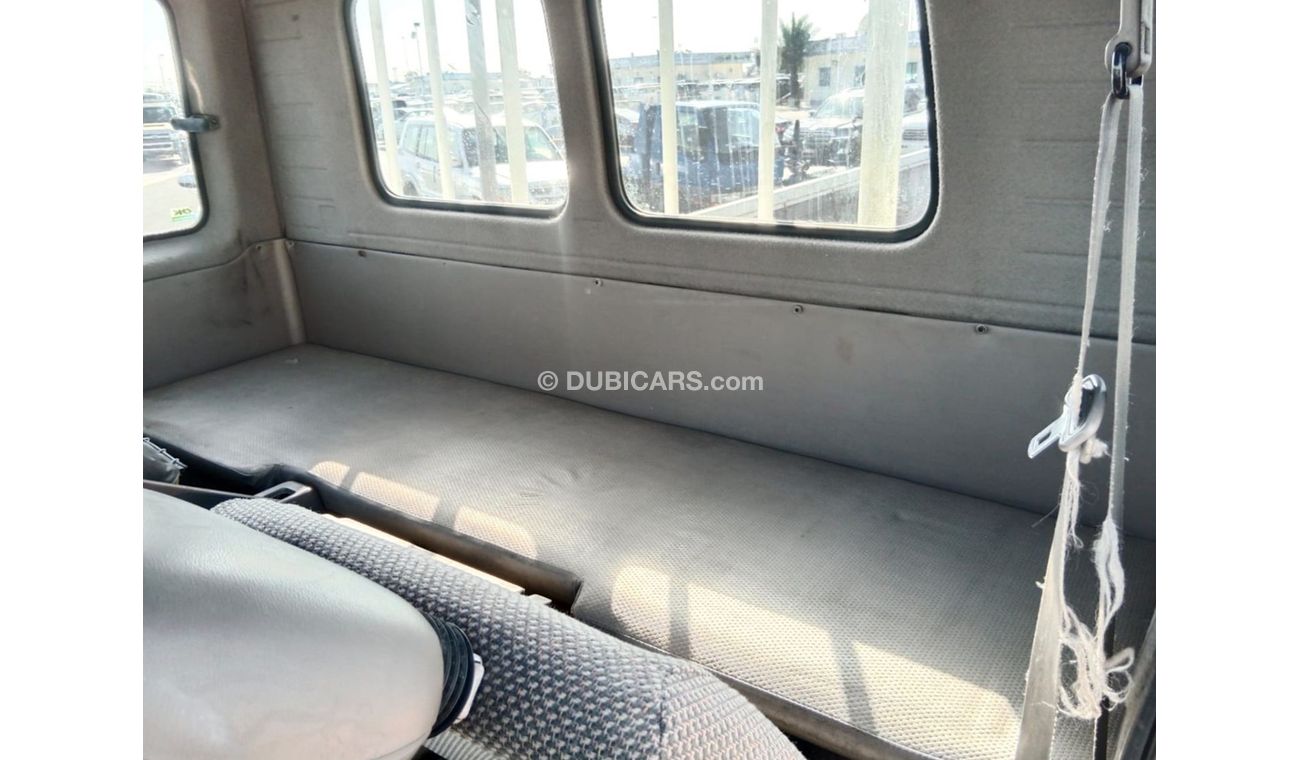 Isuzu Forward ISUZU FORWARD RIGHT HAND DRIVE(PM00351)